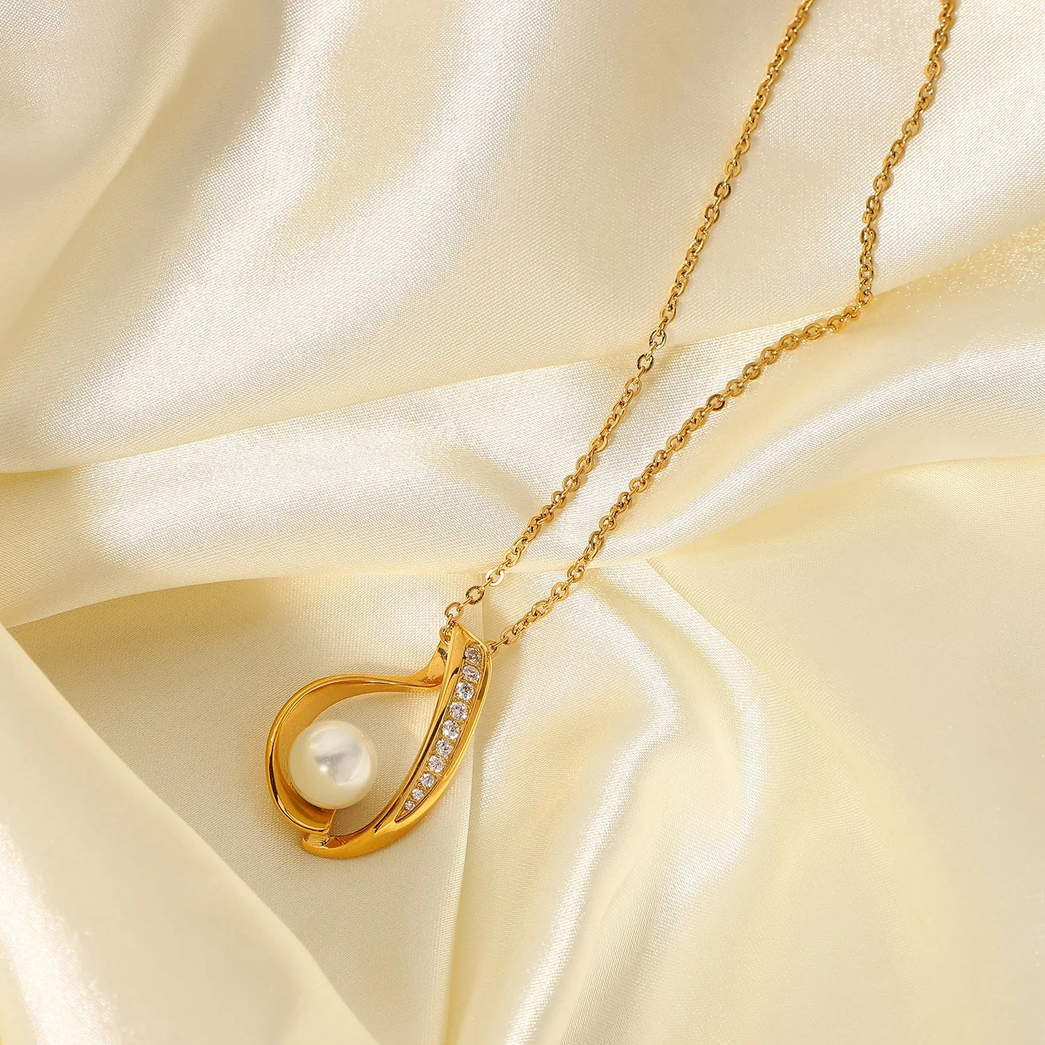 18K Gold-Filled Waterdrop Pendant Necklace