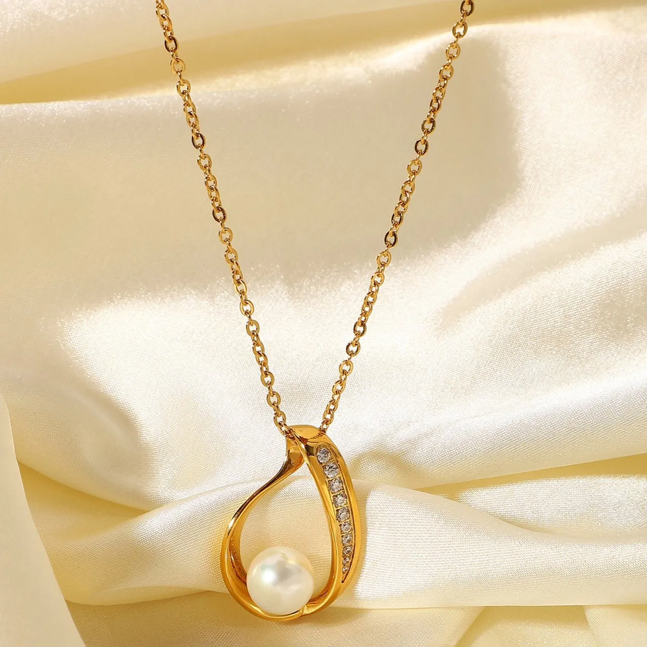 18K Gold-Filled Waterdrop Pendant Necklace