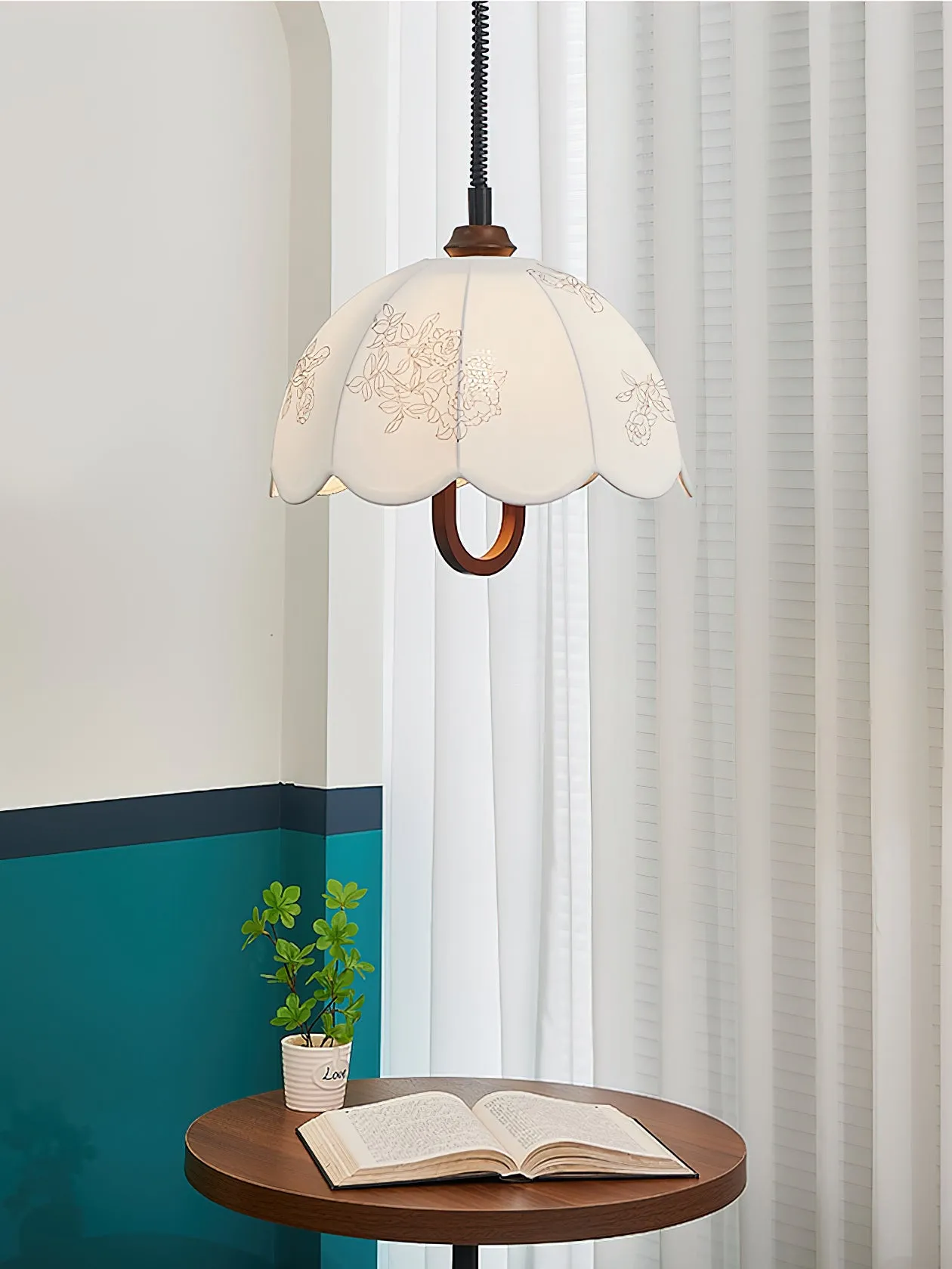 Floral Grace Pendant Lamp