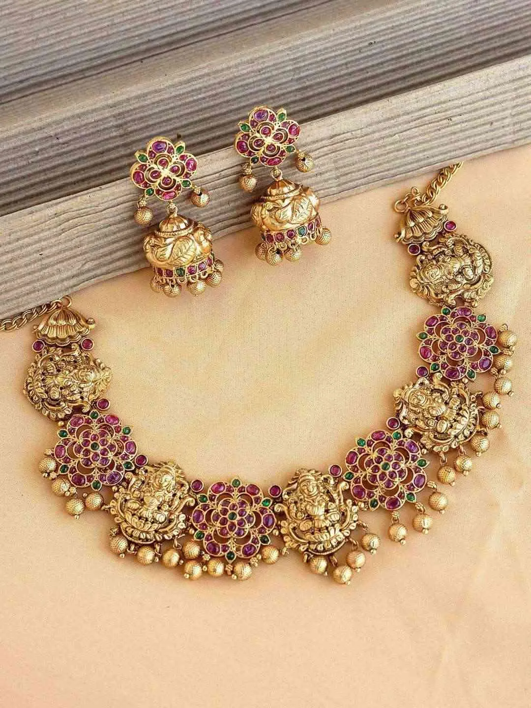 Kemp Ganapathy Choker With Jhumkas