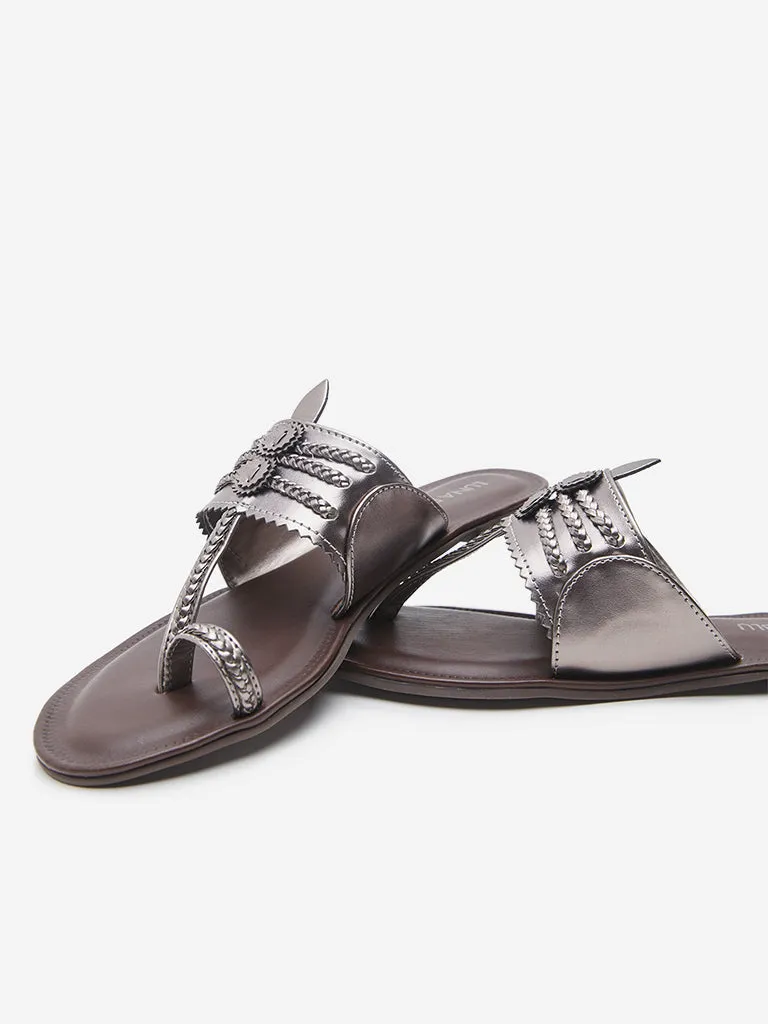 LUNA BLU Dark Grey Braided Kolhapuri Sandals