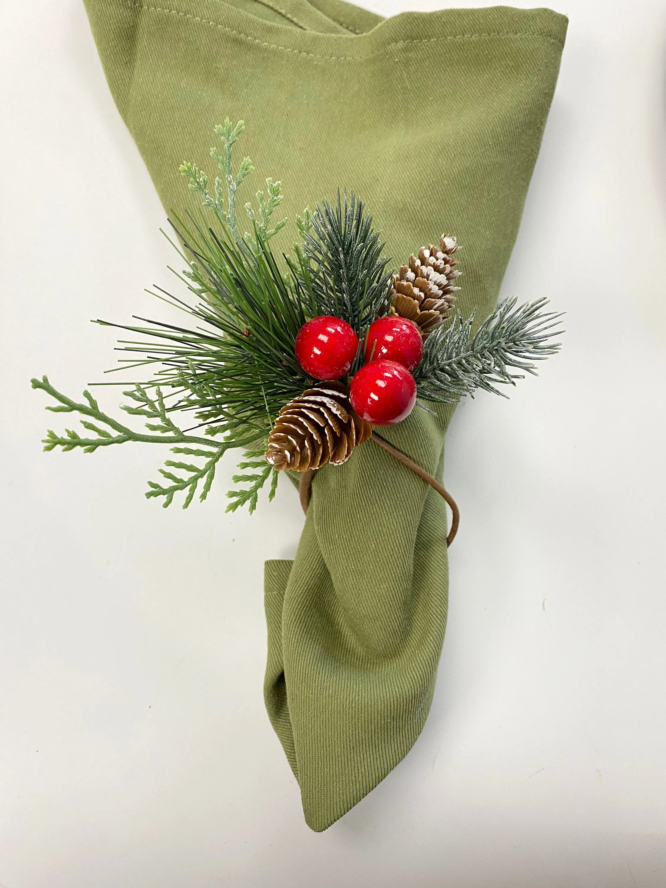 Pack of 6-Gift box packed Special Edition napkin ring live-like pine needle pine cone berries