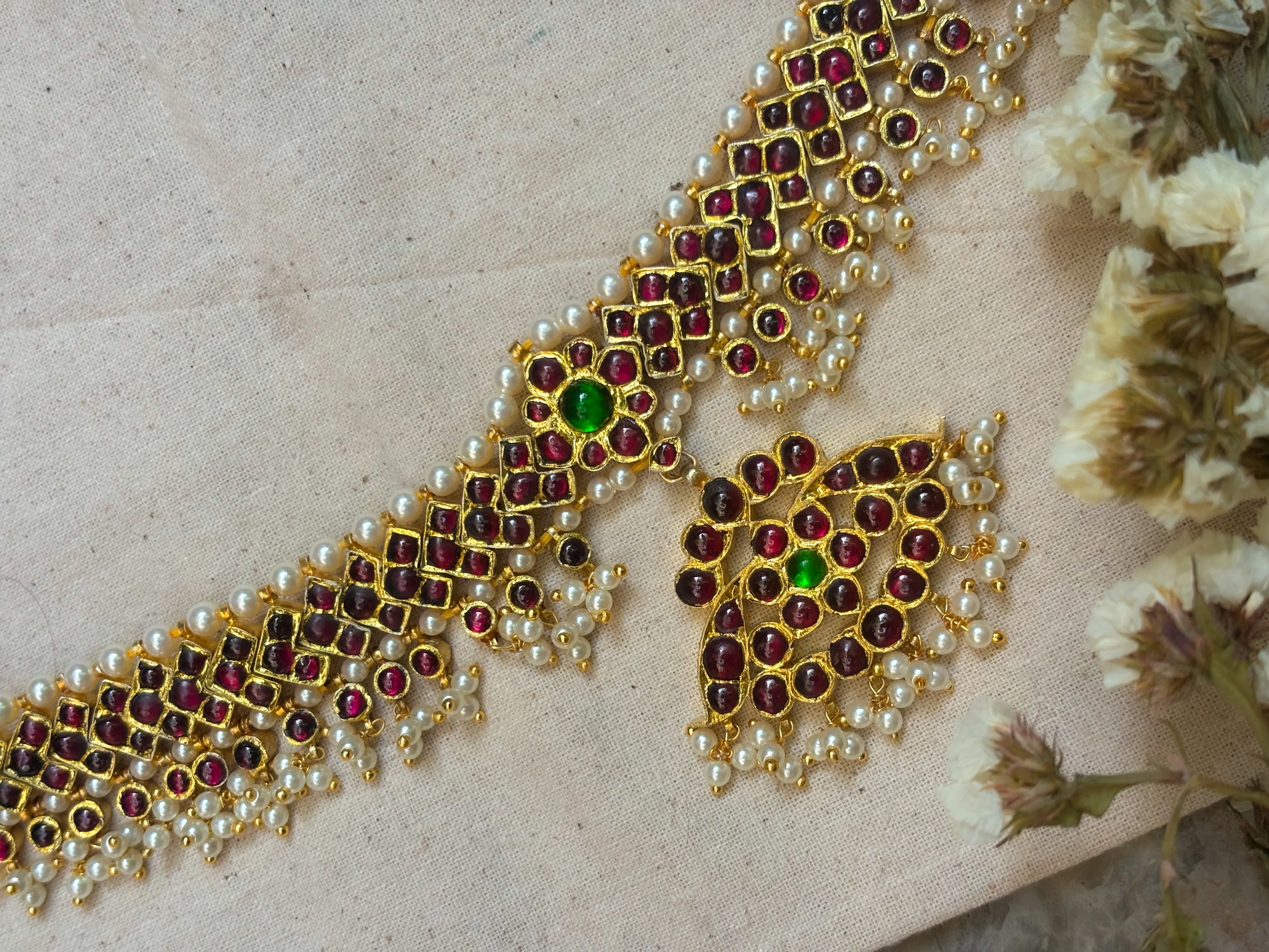 Pushpani Choker