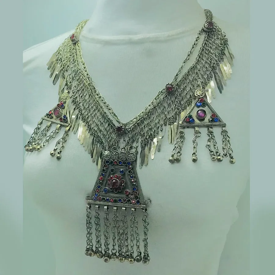 Silver Kuchi Bib Necklace With Dangling Pendant