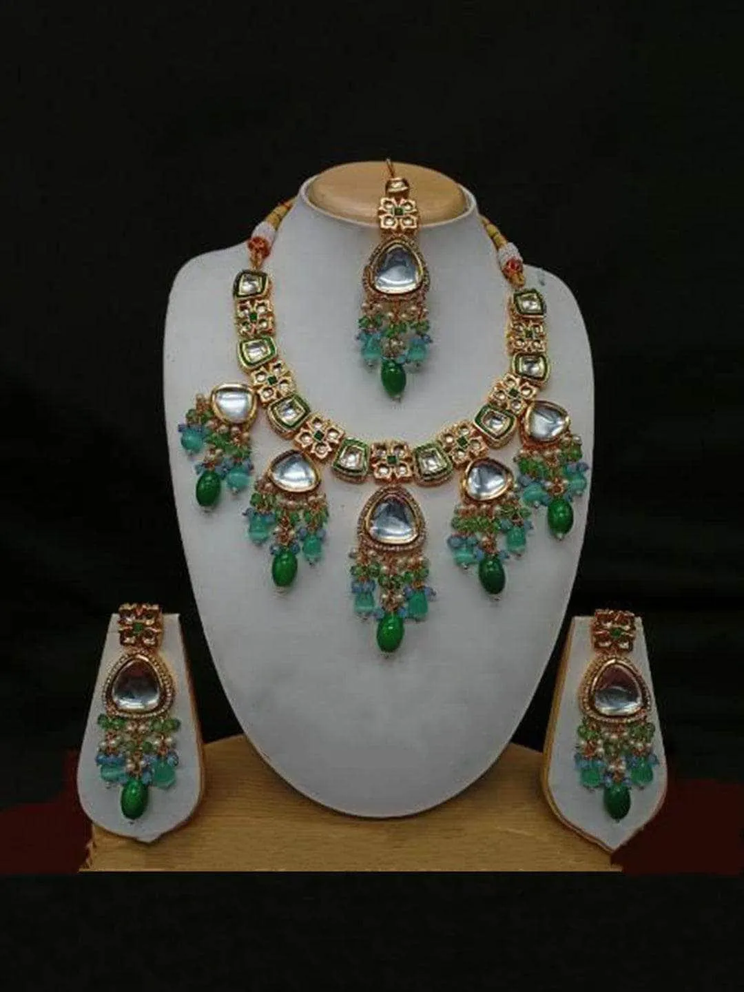 Triangular Hanging Kundan Necklace Earring And Teeka Set