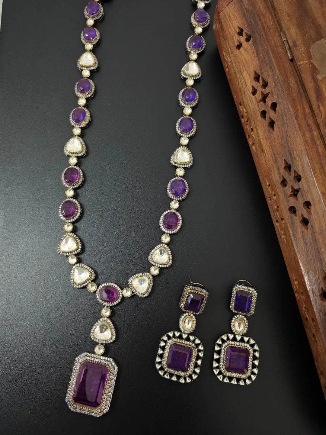 Victorian Finish Beautiful Stone Necklace Set